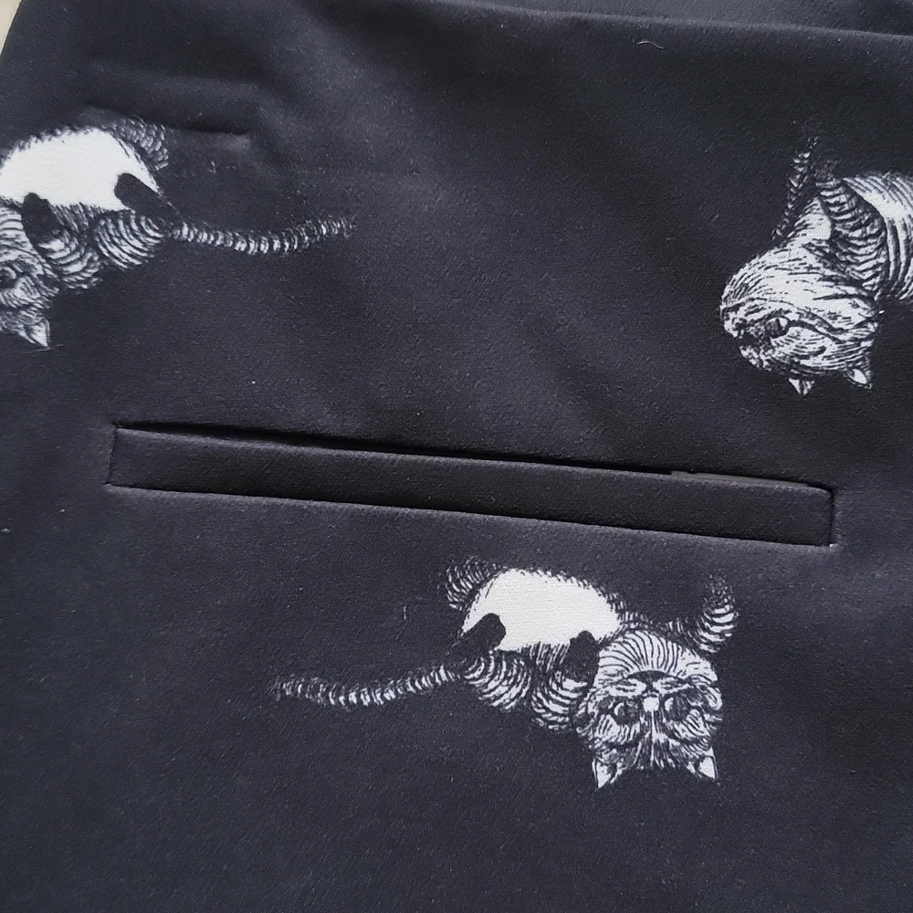 Alice Through the Looking Glass designer black Cheshire Cat skirt - Picture 4 of 7